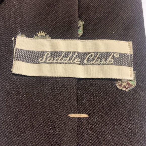 Vintage Brown w/ lion Crest Young Men’s Saddle Club brand 100 % polyester - Picture 3 of 5